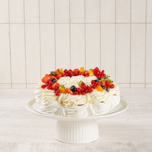 Pavlova Cake