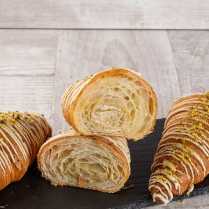 Pistachio Croissant - imagine 2